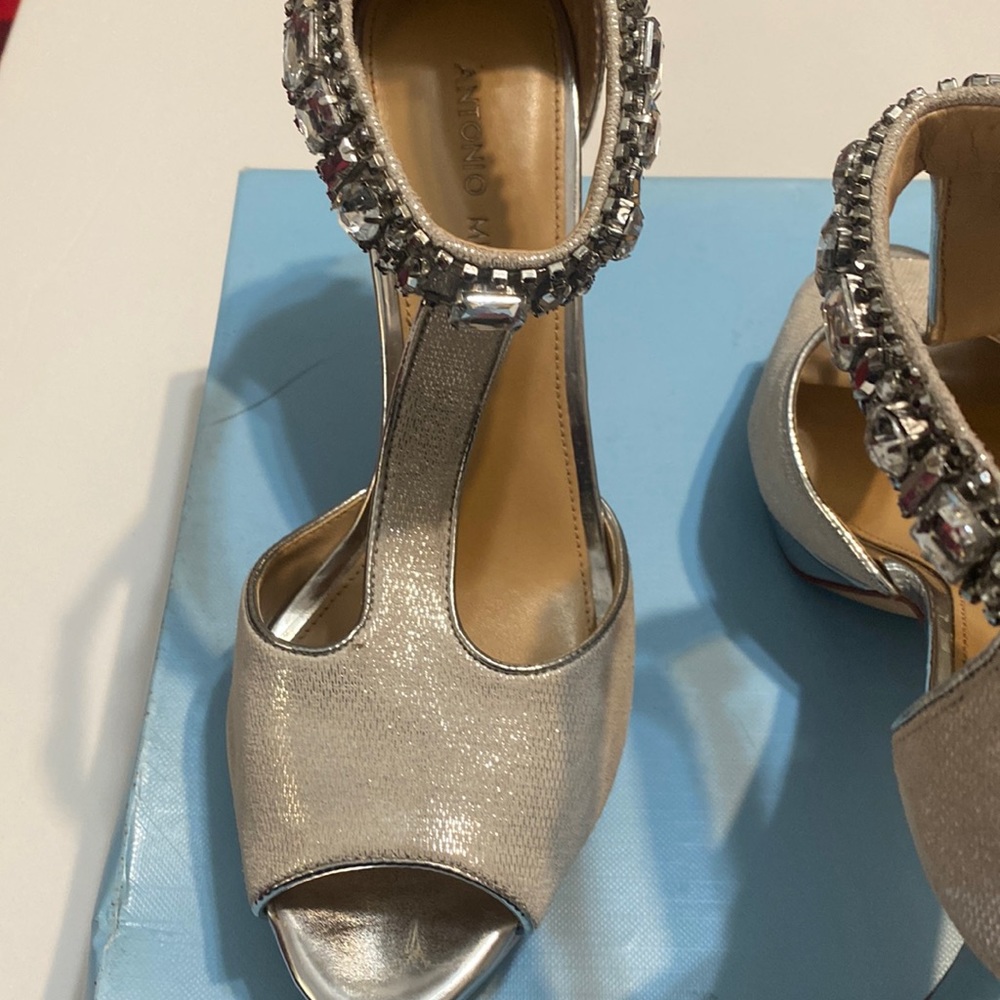 Antonio Melani  cream colored platform shoe